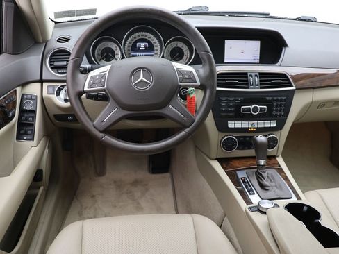 Used 2013 Mercedes-Benz C 300 4MATIC Sedan image 12