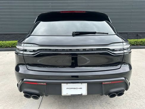 Certified 2023 Porsche Macan AWD/4WD image 12