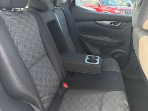Used 2017 Nissan Rogue Sport SV FWD image 17