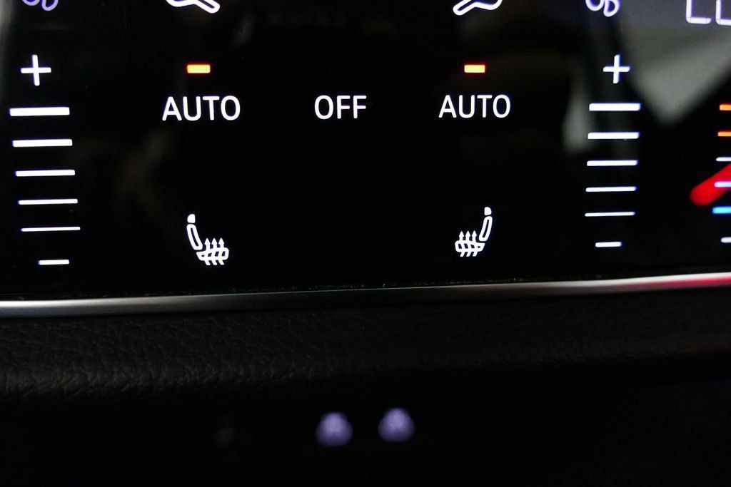 Used 2024 Audi Q8 e-tron Premium Plus w/ Premium Plus Package AWD/4WD image 28