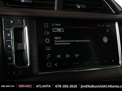Used 2022 GMC Yukon Denali image 11