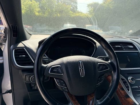 Used 2018 Lincoln MKX Select w/ Select Plus Package AWD/4WD image 14