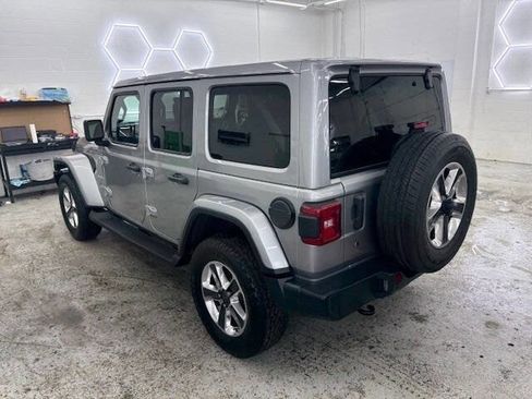 Used 2018 Jeep Wrangler Unlimited Sahara image 6