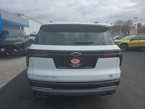 New 2026 Chevrolet Traverse LT w/ LPO, Floor Liner Package image 4