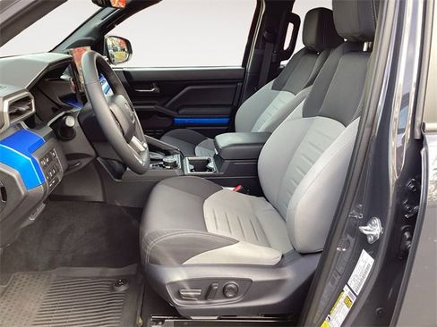 Certified 2025 Toyota Tacoma TRD Off-Road image 9