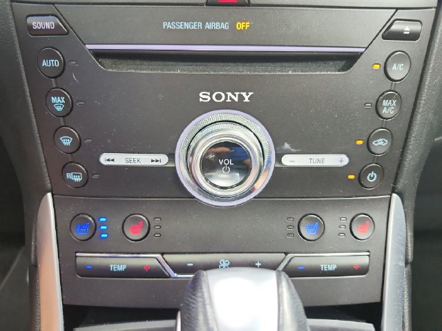 Used 2018 Ford Edge Titanium w/ Equipment Group 301A FWD image 18