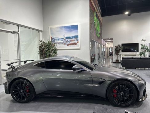 Used 2019 Aston Martin V8 Vantage Coupe RWD image 20