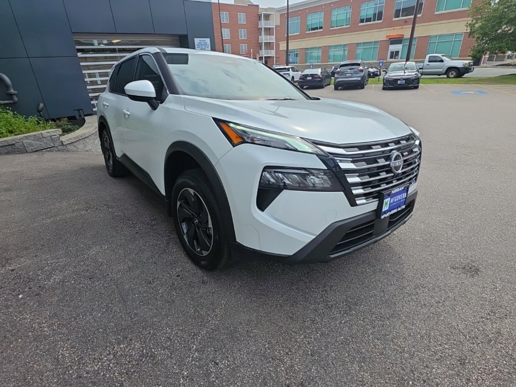 Certified 2026 Nissan Rogue SV AWD/4WD image 8