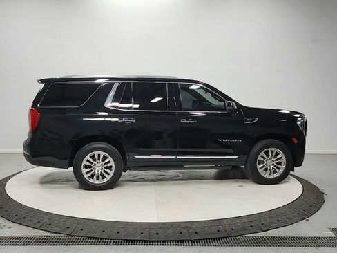 Used 2022 GMC Yukon SLT w/ SLT Premium Package image 8