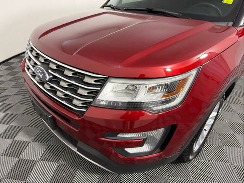 Used 2017 Ford Explorer XLT w/ Equipment Group 202A image 10