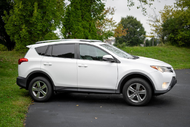 Used 2015 Toyota RAV4 XLE FWD image 4