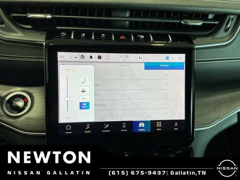 Used 2024 Jeep Grand Cherokee L Limited AWD/4WD image 45