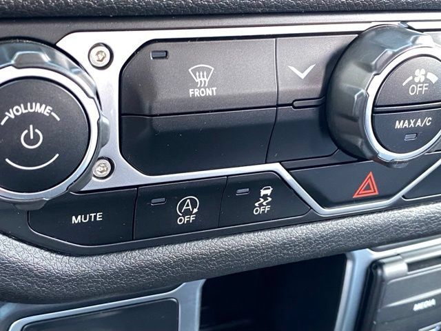 Used 2024 Jeep Wrangler Sport AWD/4WD image 18