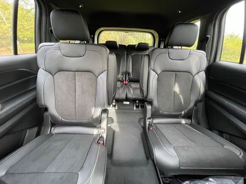 New 2025 Jeep Grand Cherokee L Altitude AWD/4WD image 15