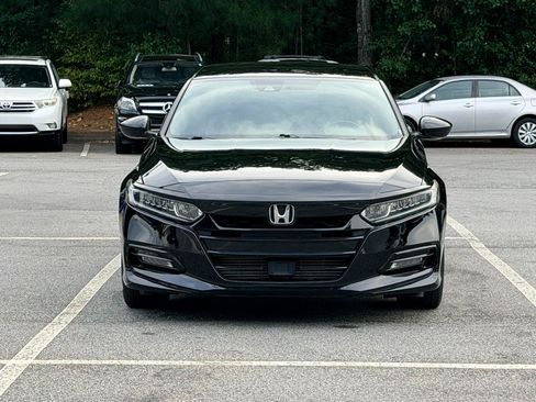 Used 2018 Honda Accord Sport image 3