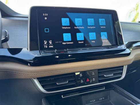 Used 2024 Volkswagen Atlas Cross Sport SE image 25