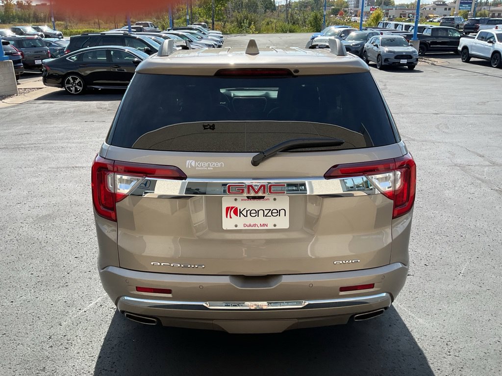 Used 2023 GMC Acadia Denali w/ Denali Technology Package AWD/4WD image 6