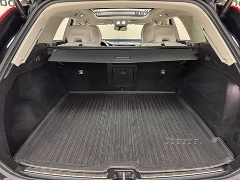 Used 2023 Volvo XC60 B5 Plus w/ Protection Package Premier FWD image 18