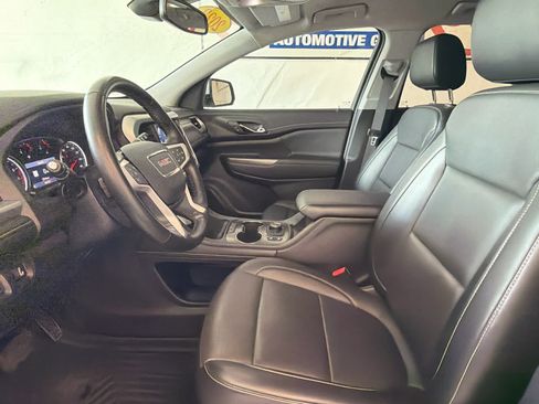 Used 2023 GMC Acadia SLT FWD image 13