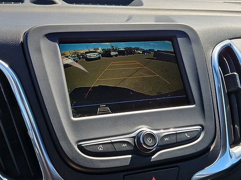 Used 2019 Chevrolet Equinox LT image 17