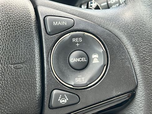 Used 2021 Honda HR-V EX-L image 22