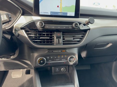 Certified 2020 Ford Escape SE image 22