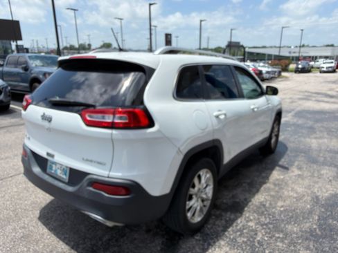Used 2015 Jeep Cherokee Limited AWD/4WD image 4