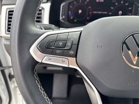 Used 2023 Volkswagen Atlas Cross Sport SE image 23