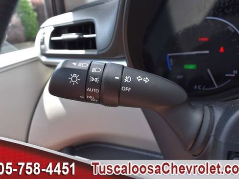 Used 2023 Toyota Sienna XLE FWD image 35