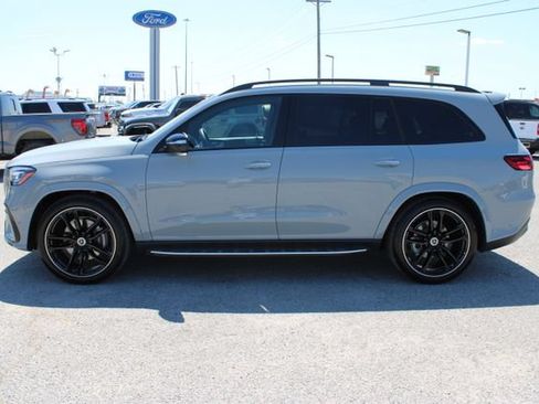 Used 2025 Mercedes-Benz GLS 580 4MATIC image 12