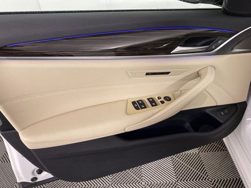 Used 2019 BMW 530i xDrive w/ Convenience Package image 15