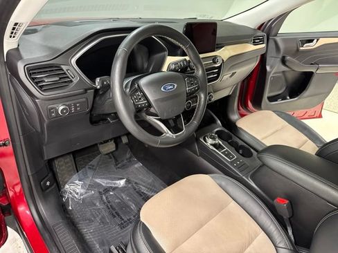 Used 2021 Ford Escape Titanium w/ Titanium Elite Package AWD/4WD image 14