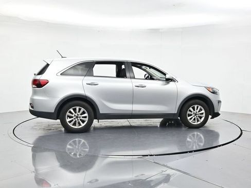 Used 2019 Kia Sorento L FWD image 2