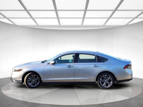 Certified 2023 Honda Accord EX image 6