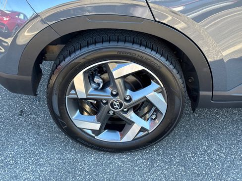 Certified 2024 Hyundai Venue SEL image 17