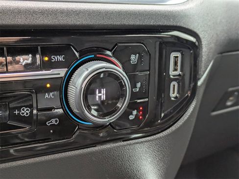 Used 2022 Chevrolet Silverado 1500 High Country w/ Technology Package image 22