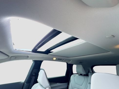 Used 2027 INFINITI QX60 Pure w/ Cargo Package FWD image 23