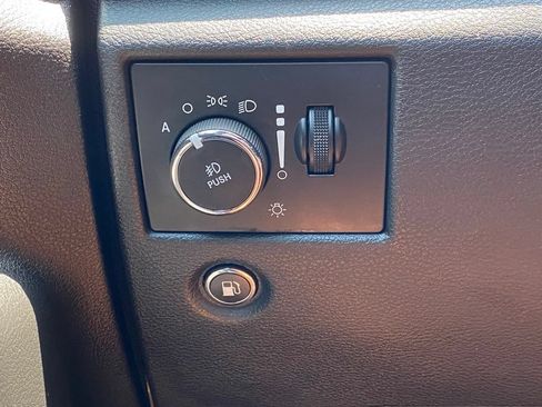 Used 2018 Jeep Grand Cherokee Laredo AWD/4WD image 10