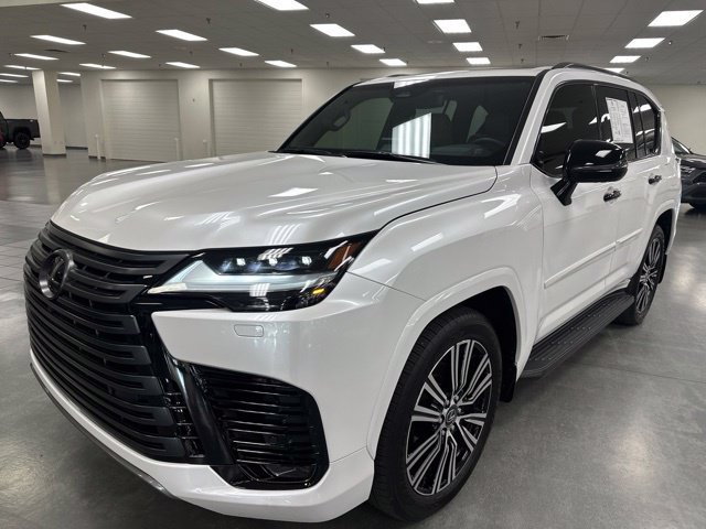 Used 2025 Lexus LX 600 4WD w/ Appearance Package image 3