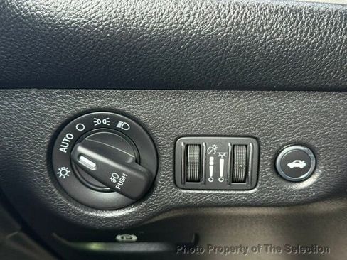 Used 2019 Dodge Challenger R/T w/ Driver Convenience Group image 29