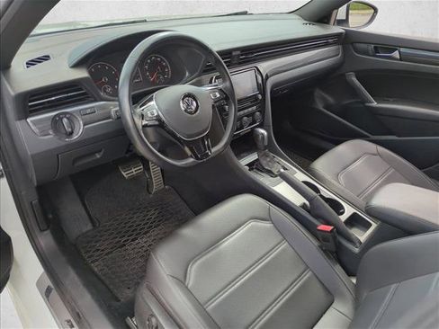 Used 2022 Volkswagen Passat 2.0T R-Line image 9