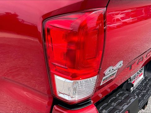 Used 2017 Toyota Tacoma SR w/ Tow Package AWD/4WD image 33