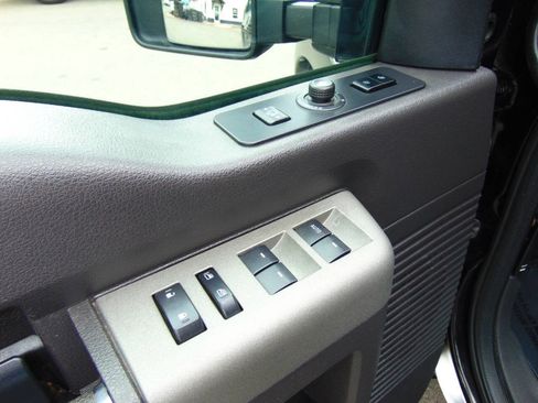 Used 2011 Ford F250 Lariat w/ Lariat Interior Pkg AWD/4WD image 8