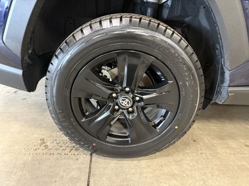 Certified 2025 Toyota RAV4 XLE image 33