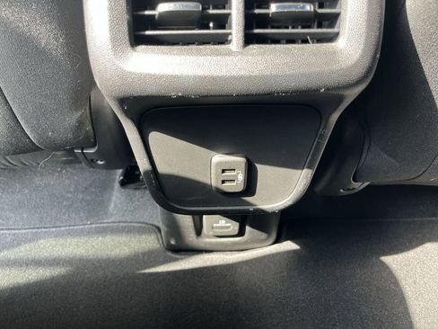 Used 2019 Chevrolet Equinox LT w/ Sun & Navigation Package AWD/4WD image 21