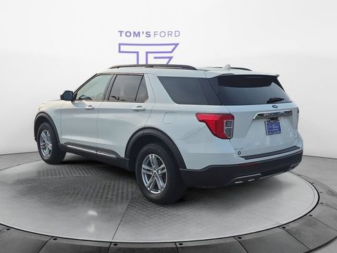 Certified 2023 Ford Explorer XLT w/ Equipment Group 202A AWD/4WD image 4