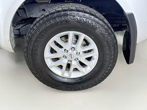 Used 2018 Nissan Frontier SV AWD/4WD image 26