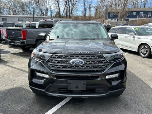 Certified 2023 Ford Explorer XLT w/ Equipment Group 202A AWD/4WD image 2