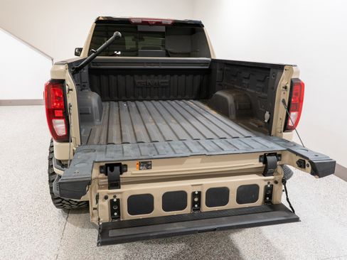 Used 2023 GMC Sierra 1500 Elevation w/ Preferred Package AWD/4WD image 11