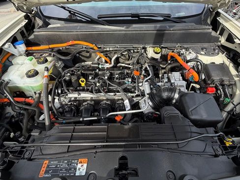 Certified 2024 Ford Maverick XLT image 31